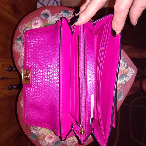 Kate Spade - Picture 2 of 2